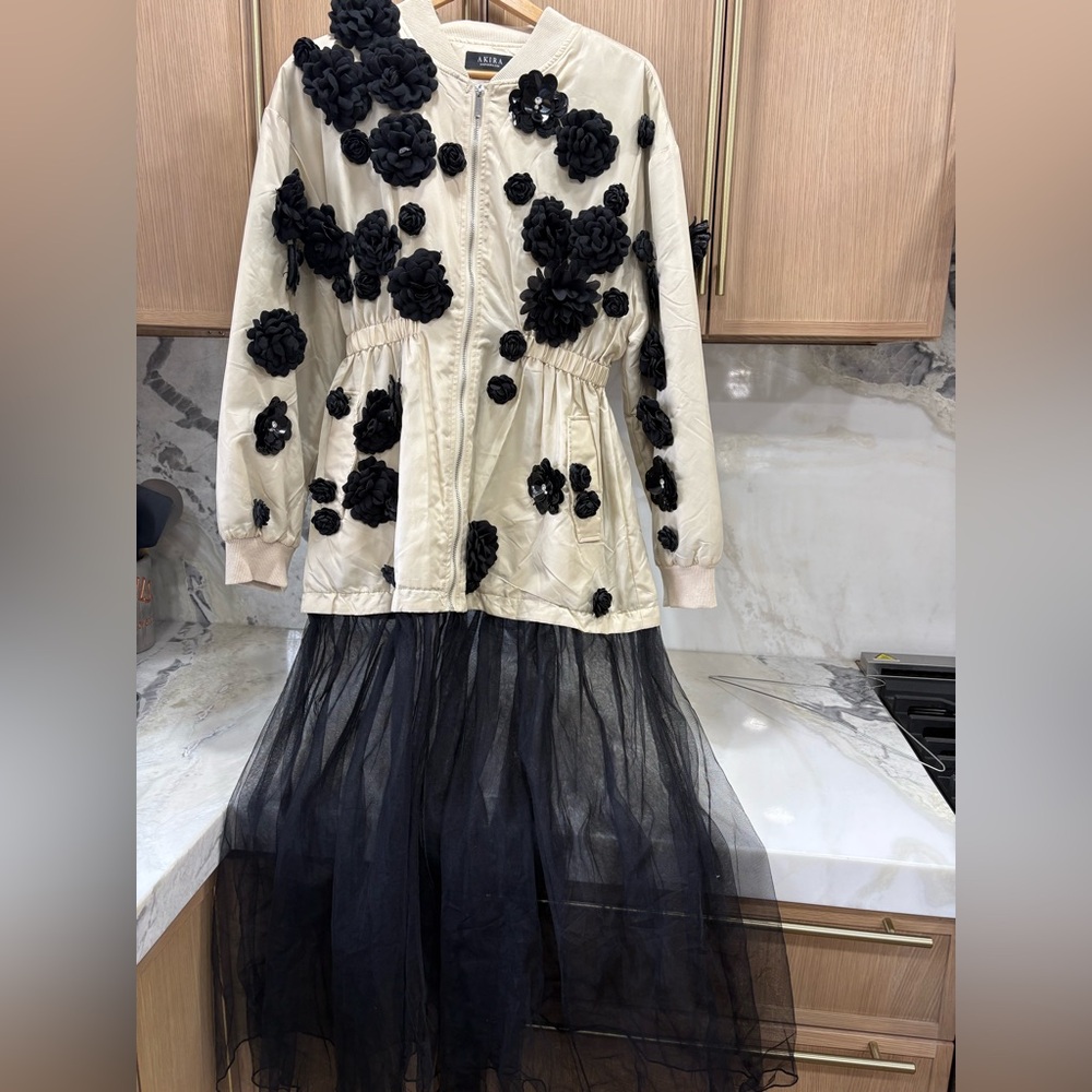 AKIRA Cream and Black Floral Bomber Jacket - Picture 6 of 6